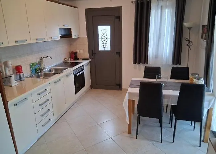 Thea Marina ! Apartman *