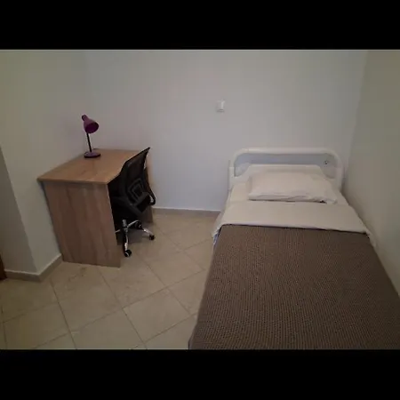 Thea Marina ! Livadi (Serifos)